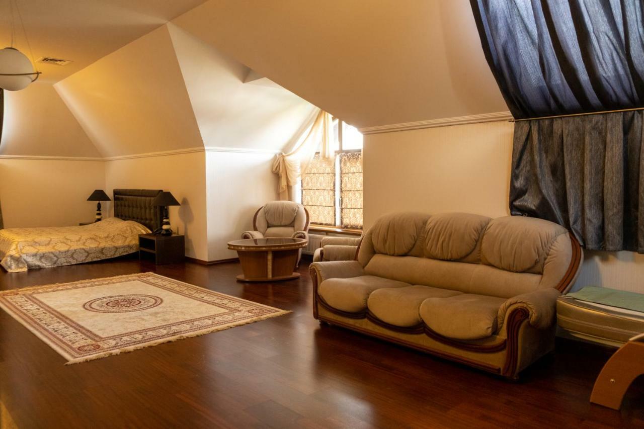 Diplomat Club Hotel تشيسيناو المظهر الخارجي الصورة