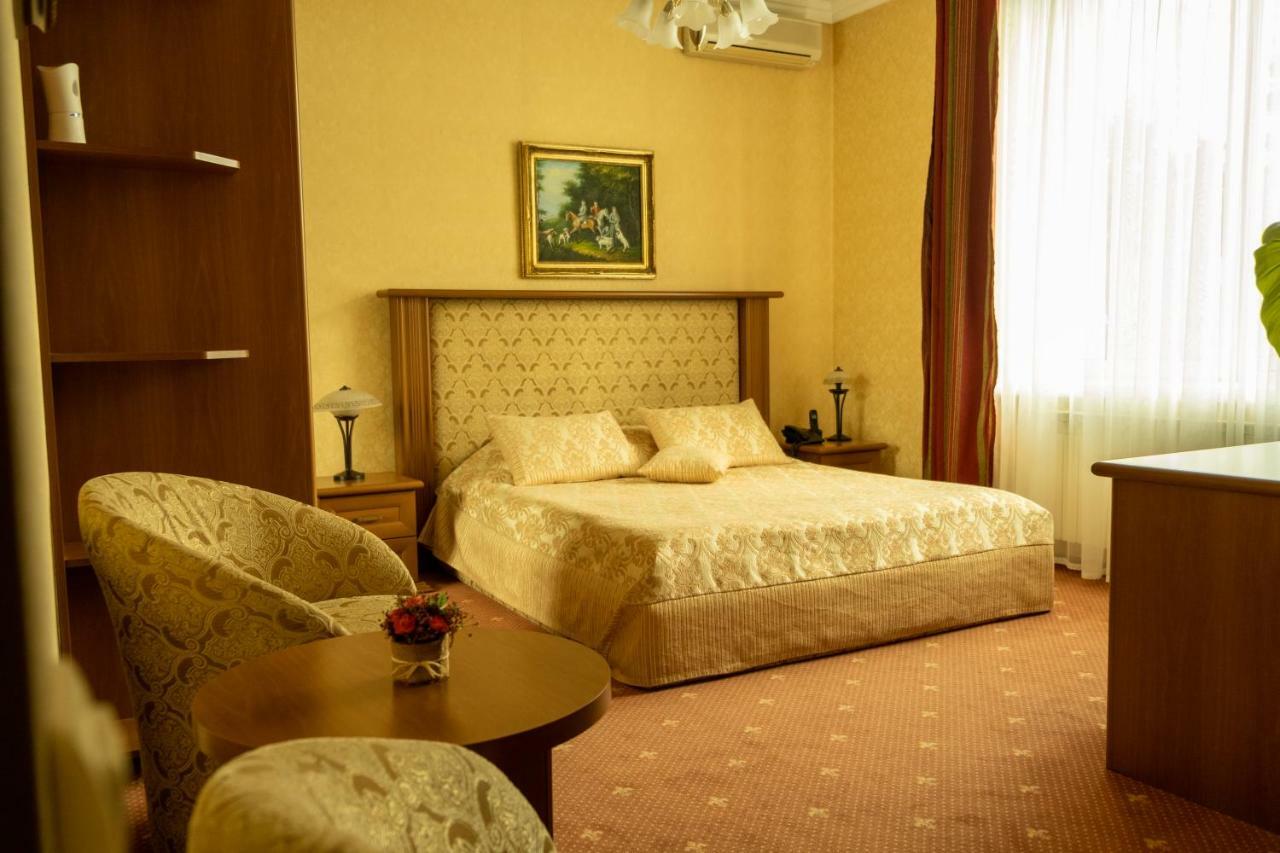 Diplomat Club Hotel تشيسيناو المظهر الخارجي الصورة