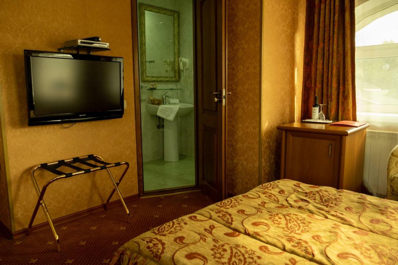 Diplomat Club Hotel تشيسيناو المظهر الخارجي الصورة