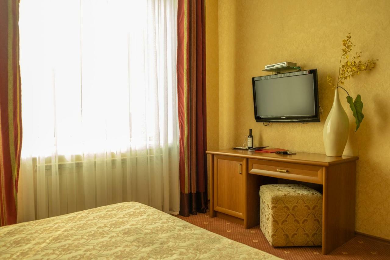 Diplomat Club Hotel تشيسيناو المظهر الخارجي الصورة
